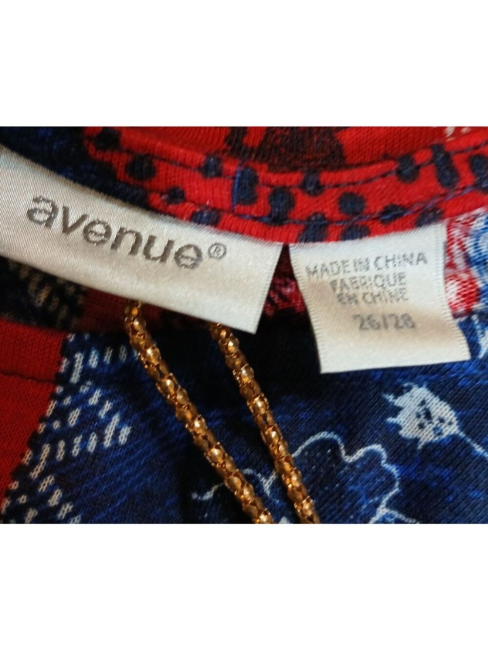 Avenue Size 26/28 Floral Patchwork Top W/ Necklace Red & Blue Short Sleeve #D18 - Picture 3 of 10